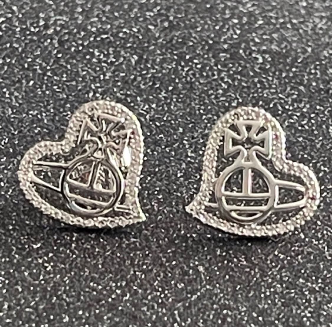 비비안웨스트우드 화이트 크리스탈 하트 orb 귀걸이 상품이미지2