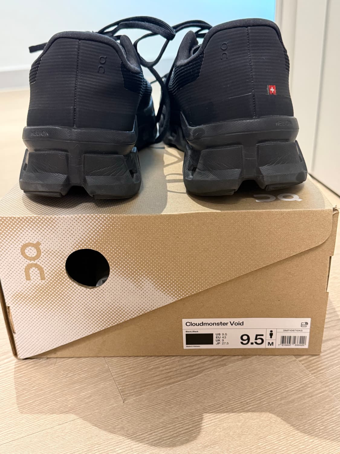 온러닝 클라우드몬스터 보이드 블랙 275 상품이미지2