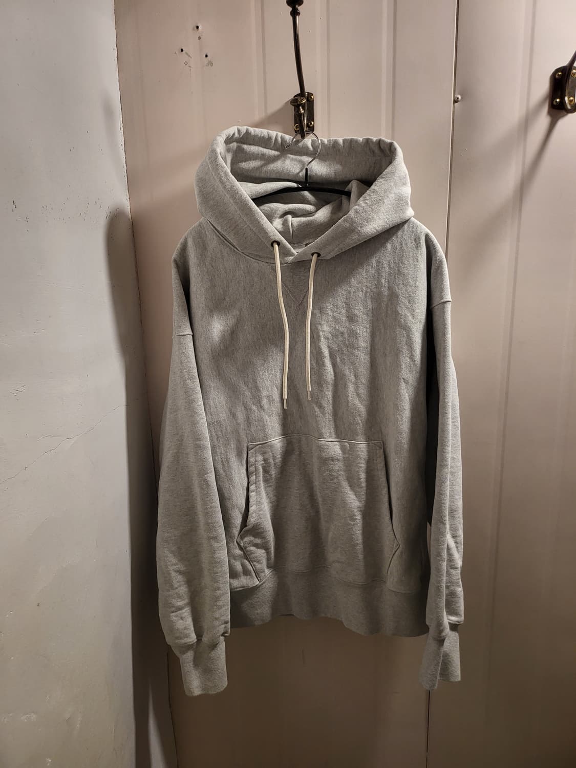 Outstanding아웃스탠딩 회색 후드티 상품이미지1