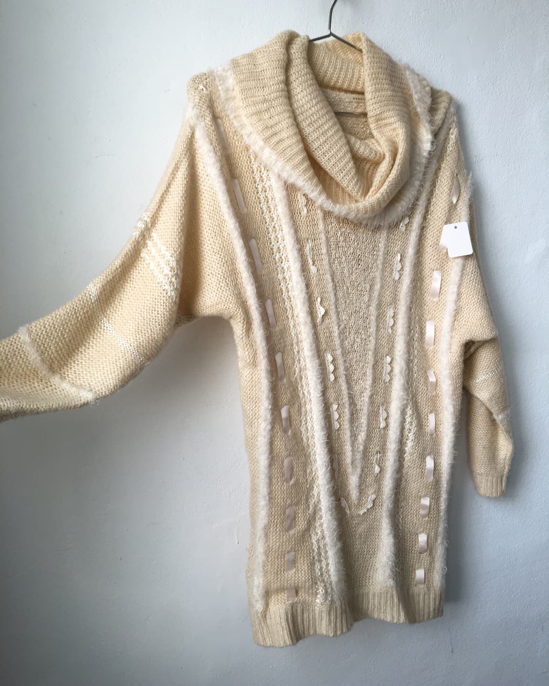 axes femme Ribbon point loose neck knit 상품이미지4