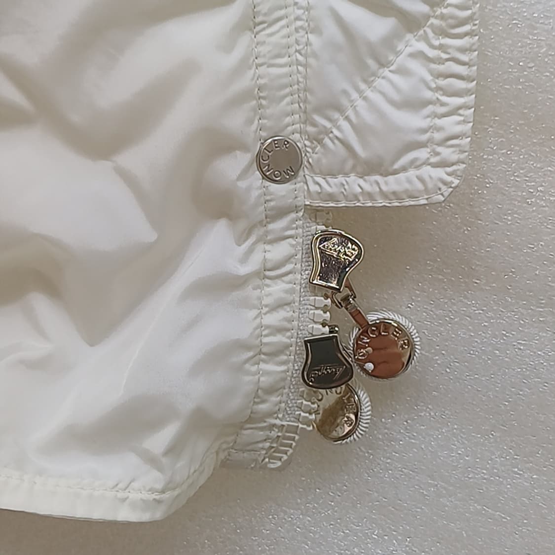 정품 몽클레어 간절기 구스 다운 패딩 여성 3 거의새것 사랑봉봉 상품이미지10