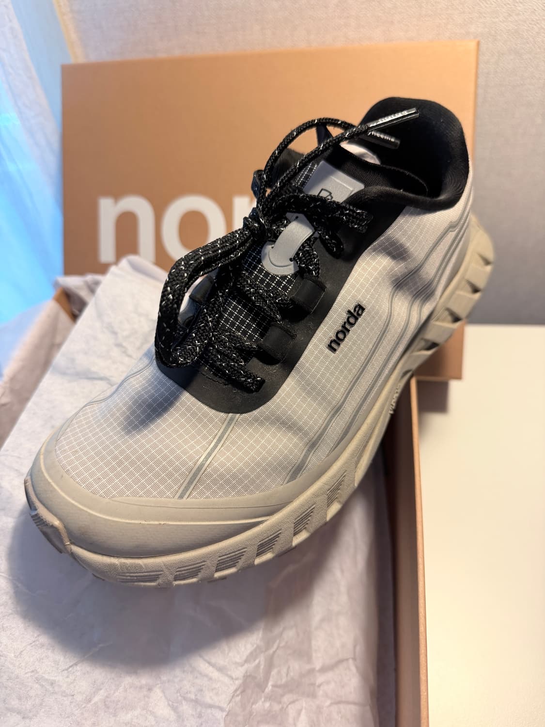 노다 Norda 002 신더 Cinder 240 상품이미지2