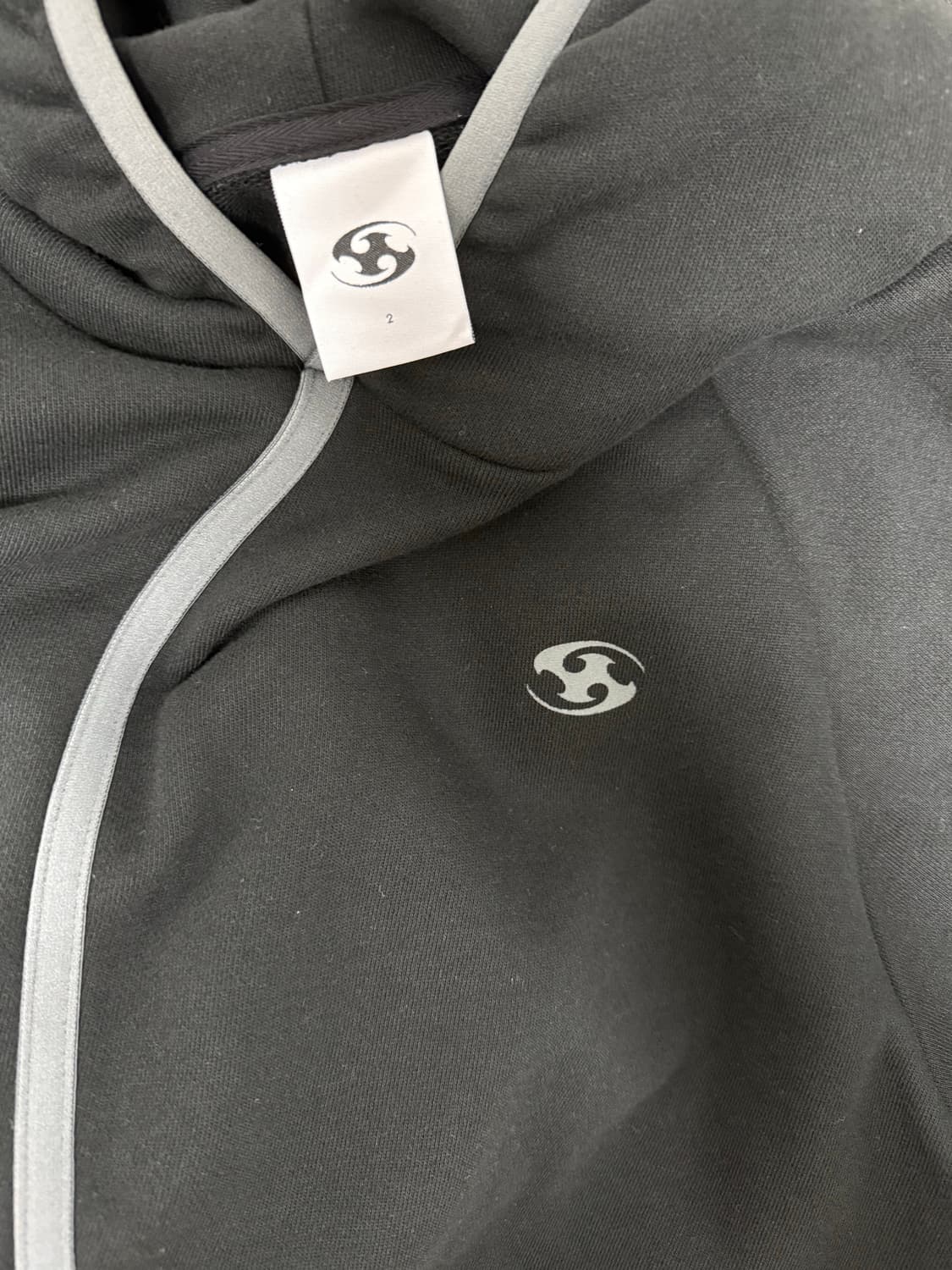 산산기어 테이프드 후디 블랙 상품이미지2