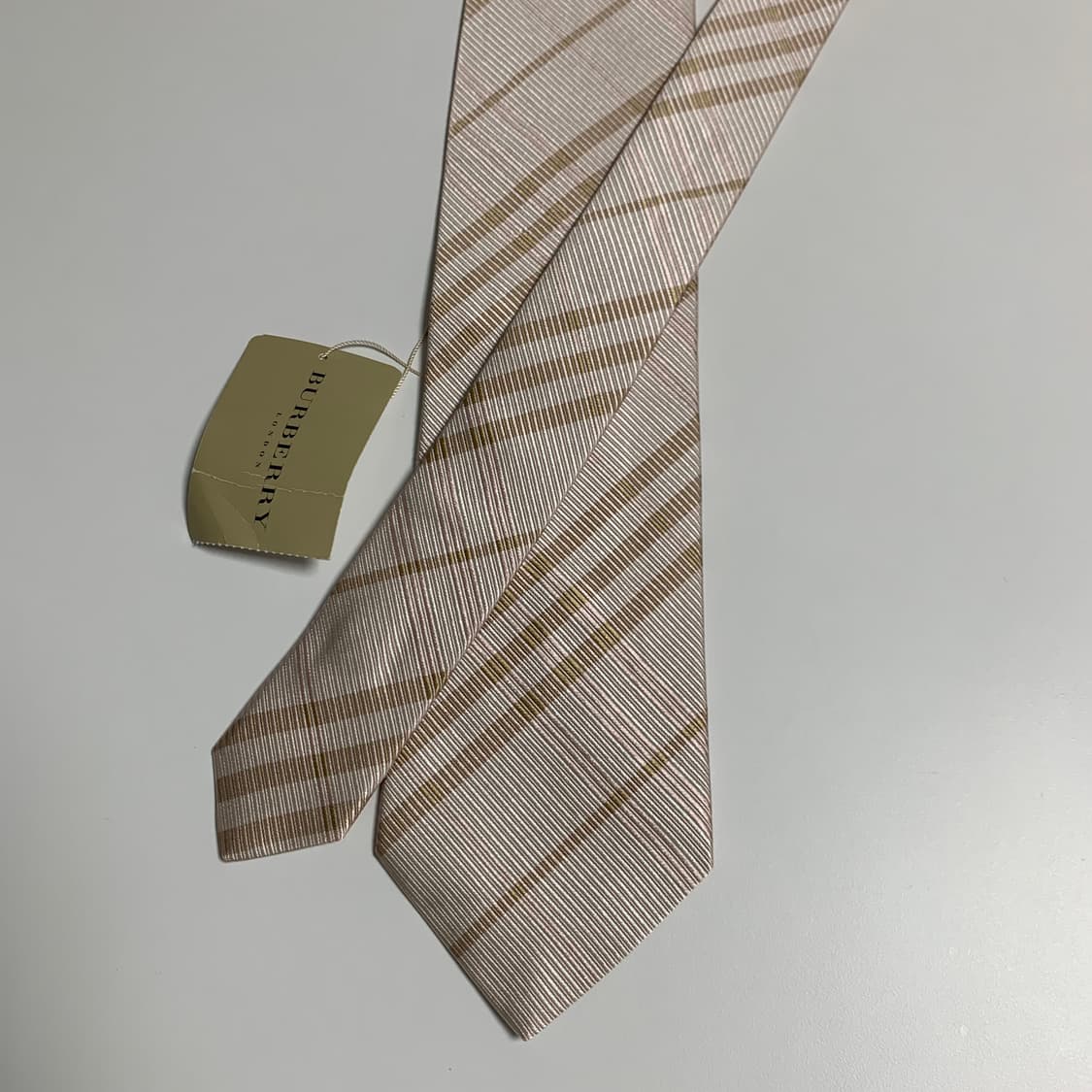 (미사용품) 택 달린 버버리(BURBERRY) 노바체크 신형 명품넥타이 상품이미지3