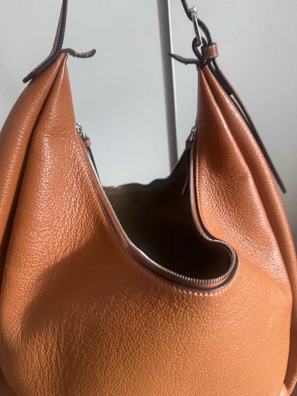 토템 벨트 호보 숄더백 상품이미지1