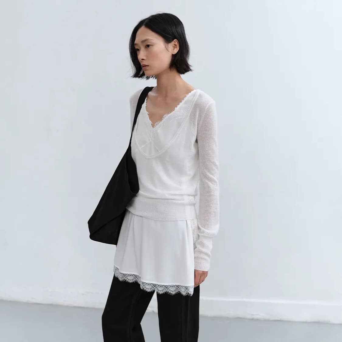 로우타이드 deep v-neck alphaca knit 브이넥 니트 상품이미지2