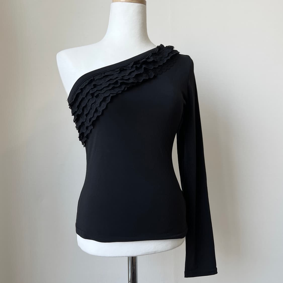 off-shoulder lace trimming  t-shirt 상품이미지2