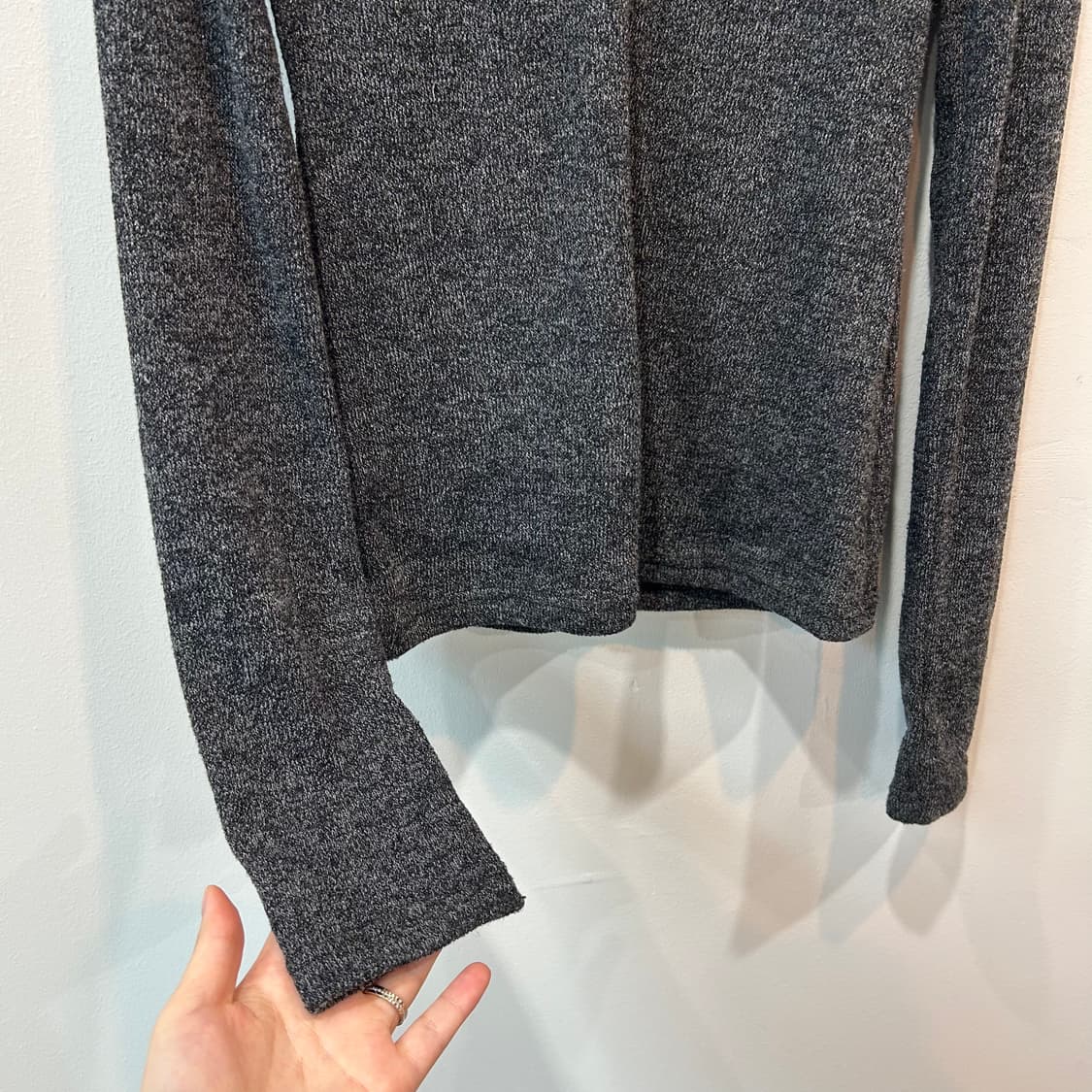 버튼 하이넥 롱 슬리브 상품이미지4