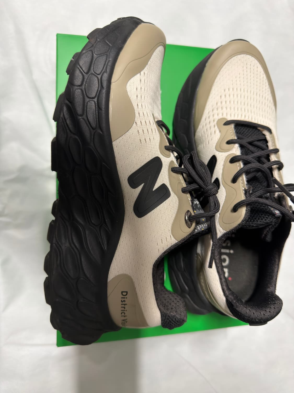 뉴발란스x디스트릭비전 상품이미지2