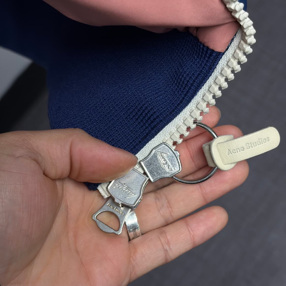 아크네 스튜디오 유광 패딩 상품이미지3