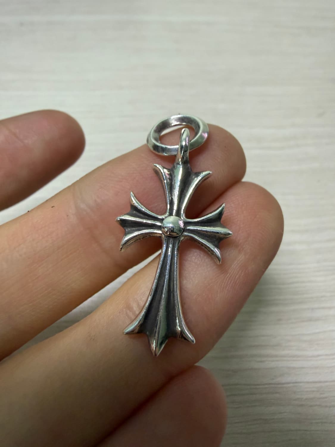 크롬하츠 타이니 크로스 참 팬던트 상품이미지3