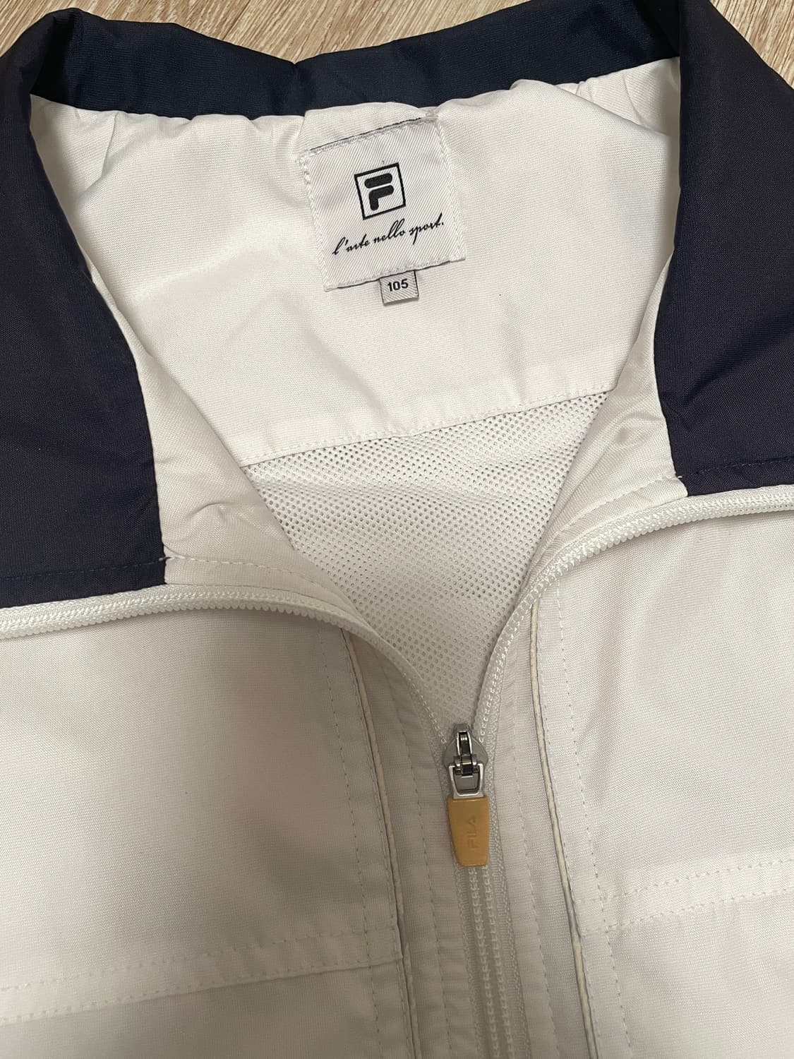 휠라 화이트 실버 바람막이 자켓 상품이미지2