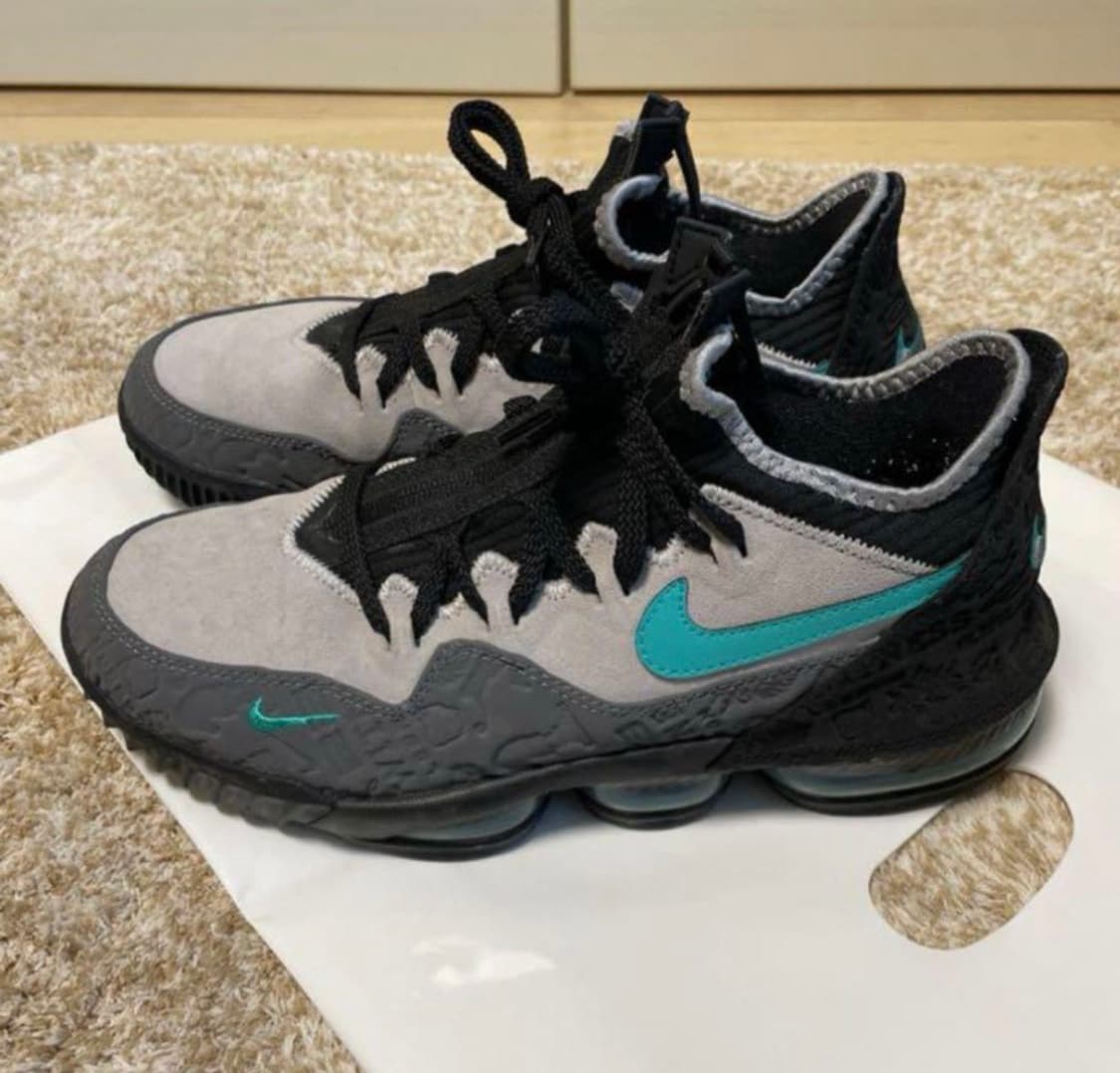 르브론 16 로우 아트모스 별주 상품이미지4