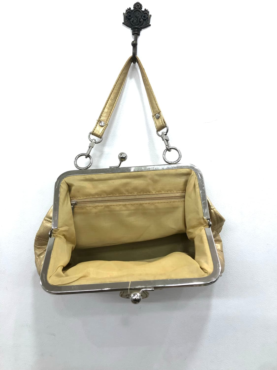 gold butterfly charm hand bag 상품이미지4