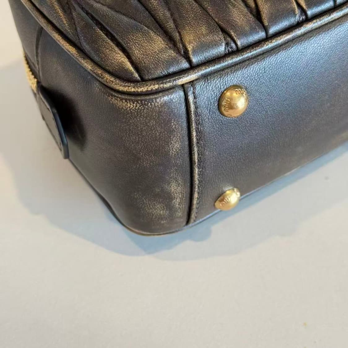 미우 미우 아르카디 마테라쎄 나파 레더 미니백 블랙 상품이미지7