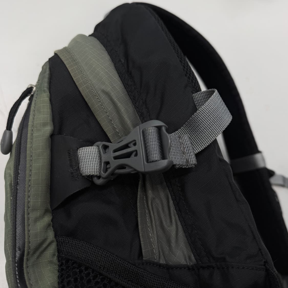 노스페이스 고프코어 카키 배색 테크니컬 백팩 상품이미지6