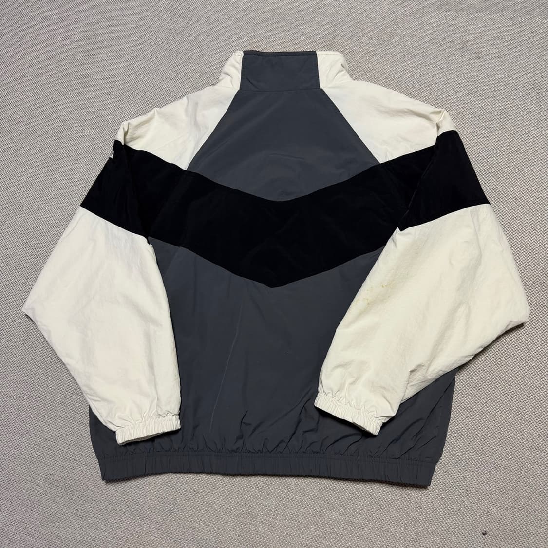 휠라 올드스쿨 바람막이 자켓 상품이미지4