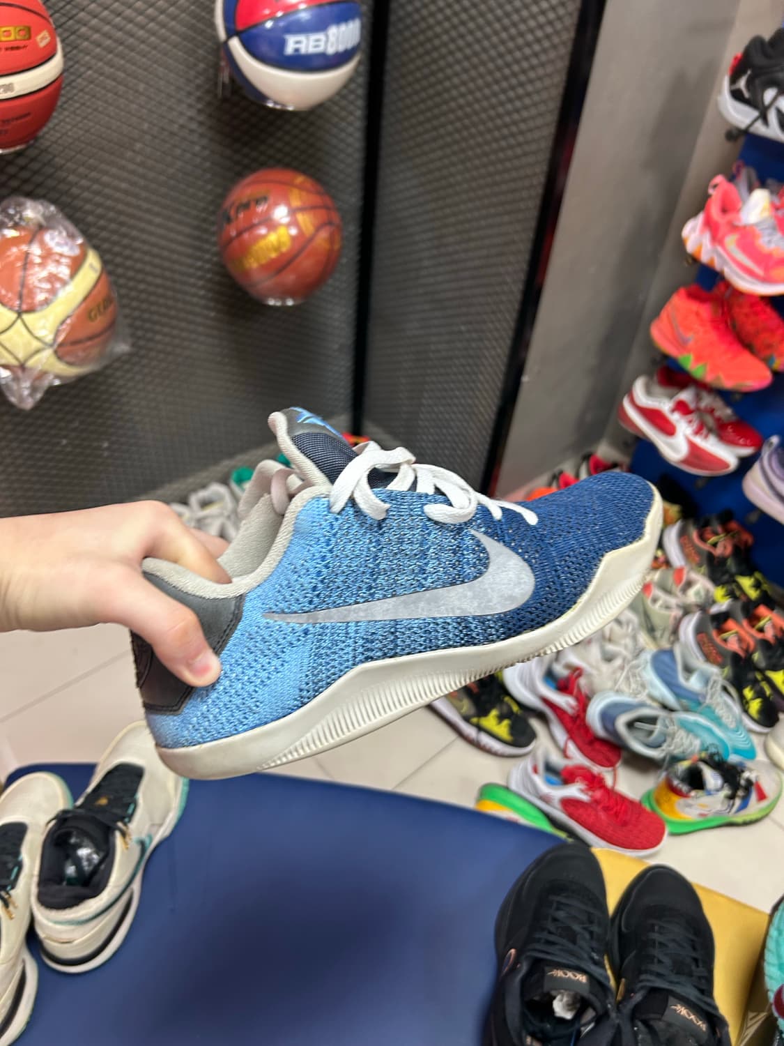 코비 11 브레이브 블루 상품이미지1