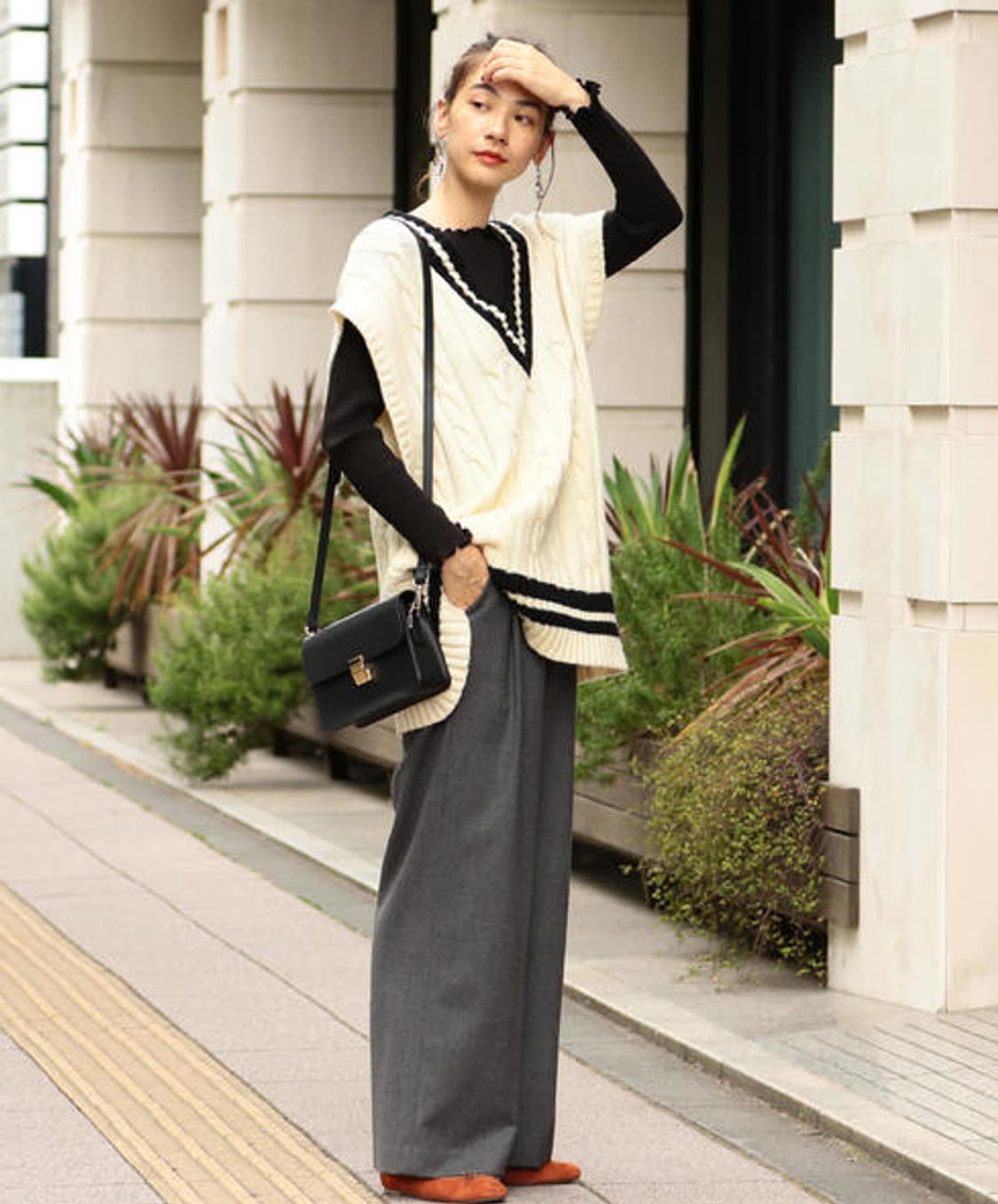 유나이티드 에로우즈 오버핏 니트 상품이미지1