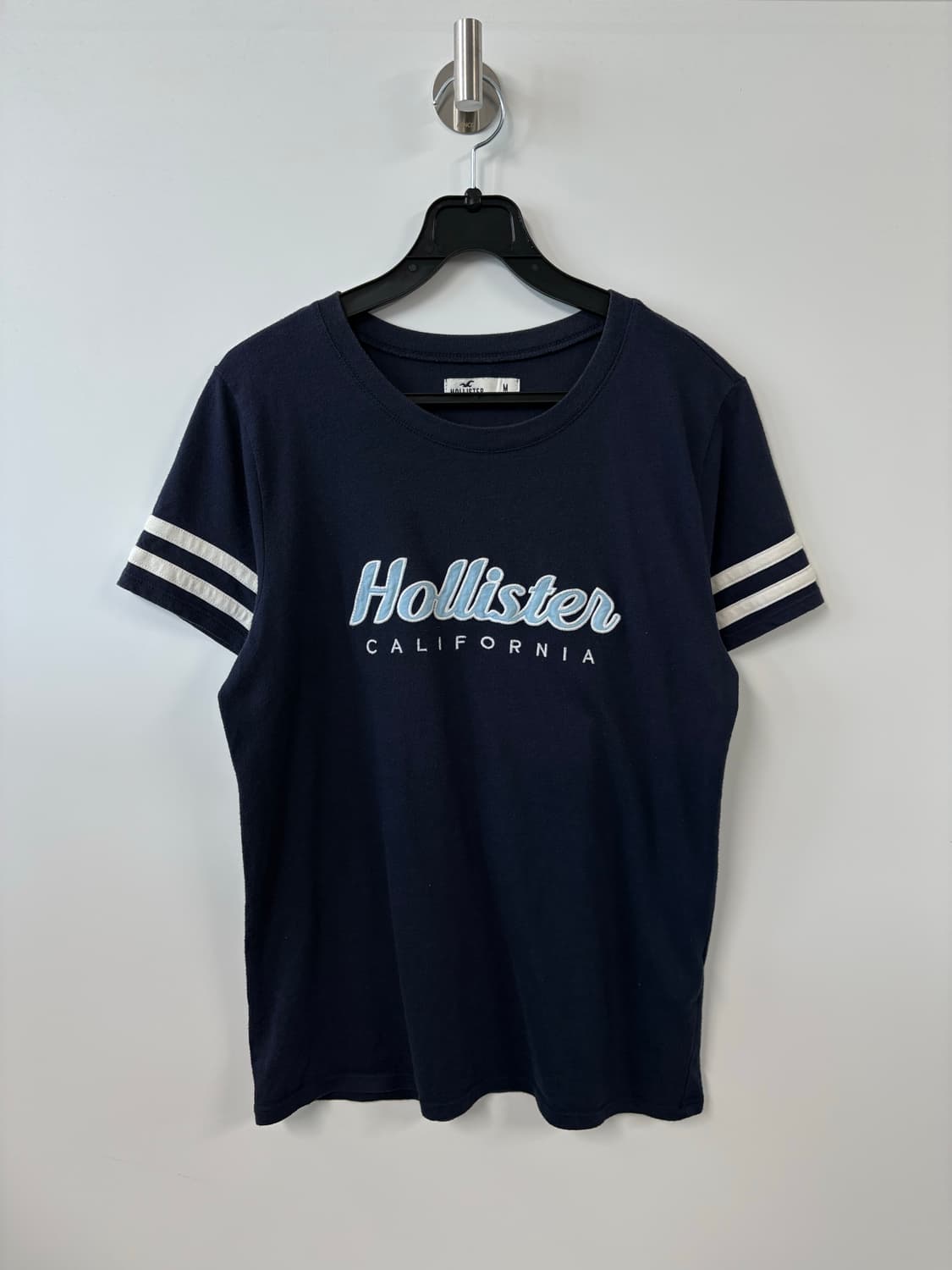 홀리스터 스펠아웃 네이비 반팔 티셔츠 상품이미지2