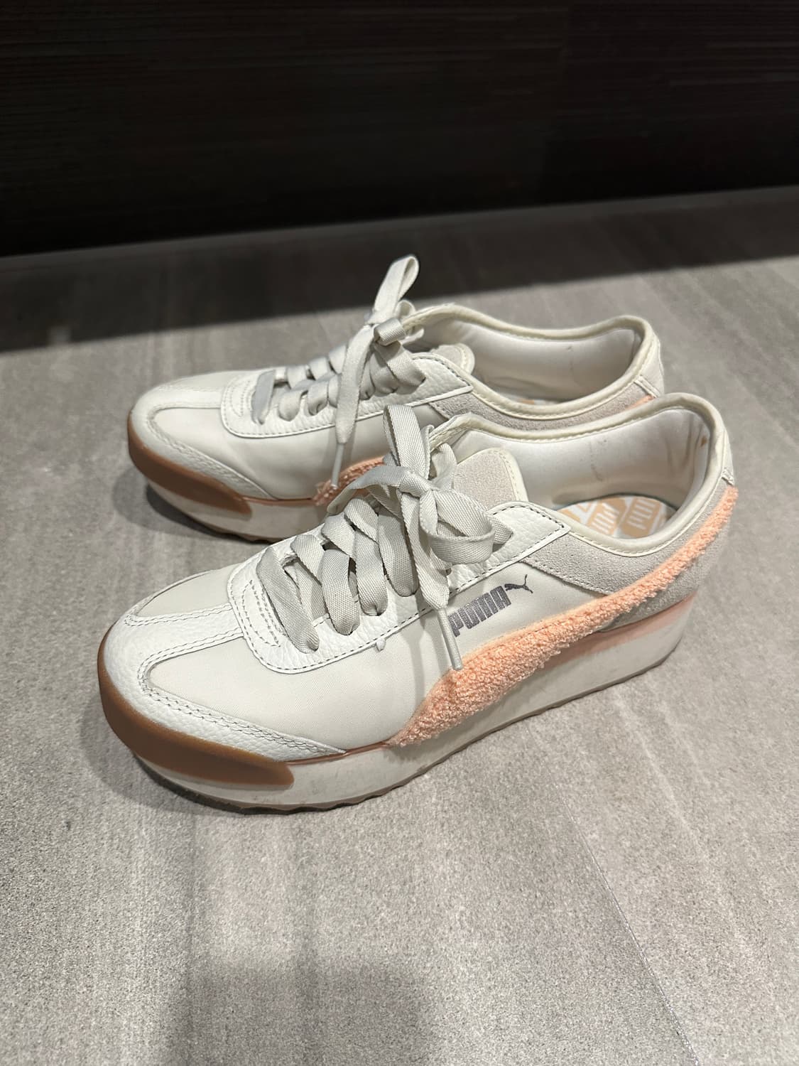 푸마 PUMA 여성 로마 아모르 헤리티지 스니커즈 245 상품이미지1