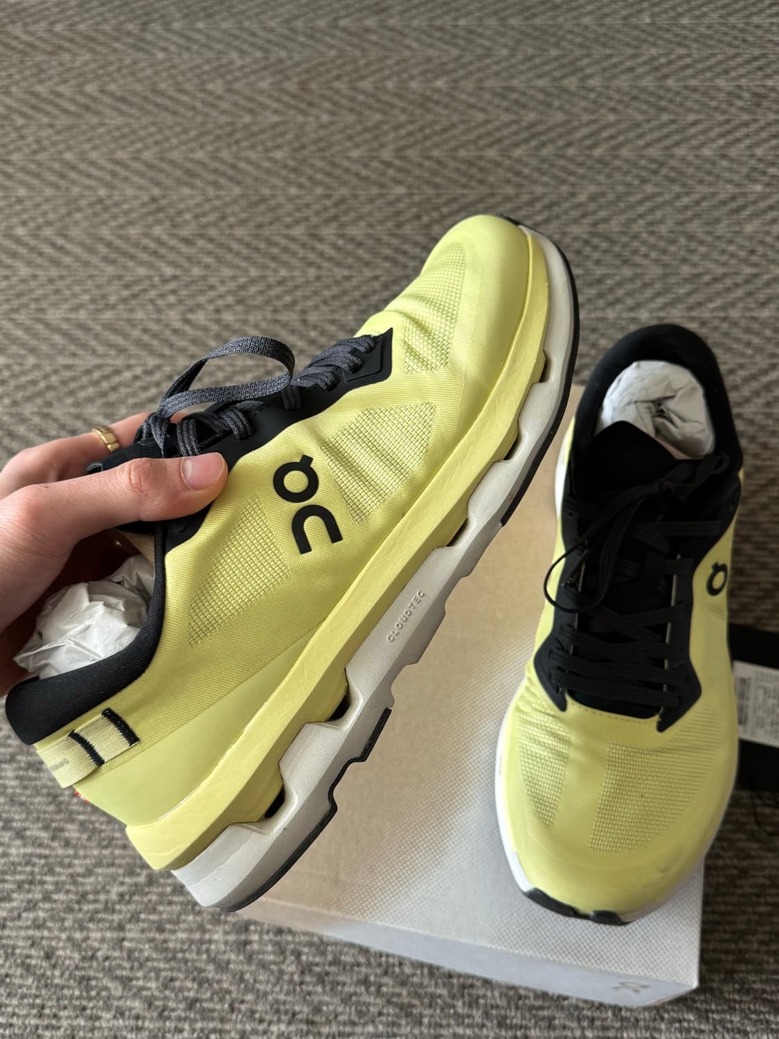 온 러닝 클라우드존 라임라이트 블랙 275 상품이미지3