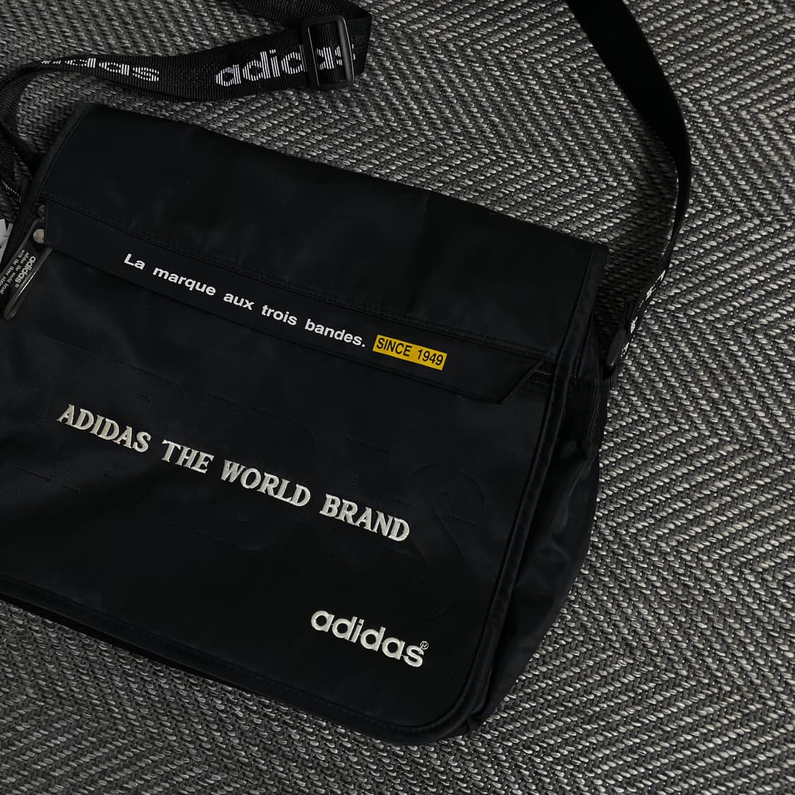 00s 아디다스 올드스쿨 스펠아웃 크로스백o 3389 상품이미지2