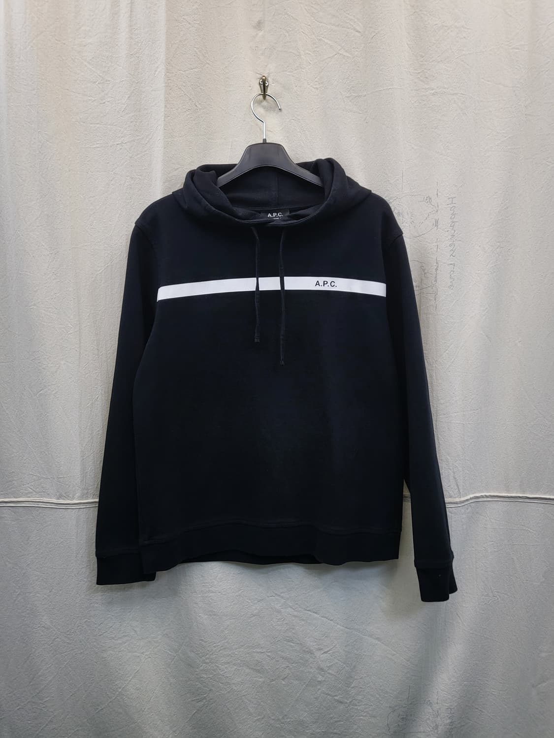 A.P.C 아페쎄 스몰로고 블랙 후드티 상품이미지1