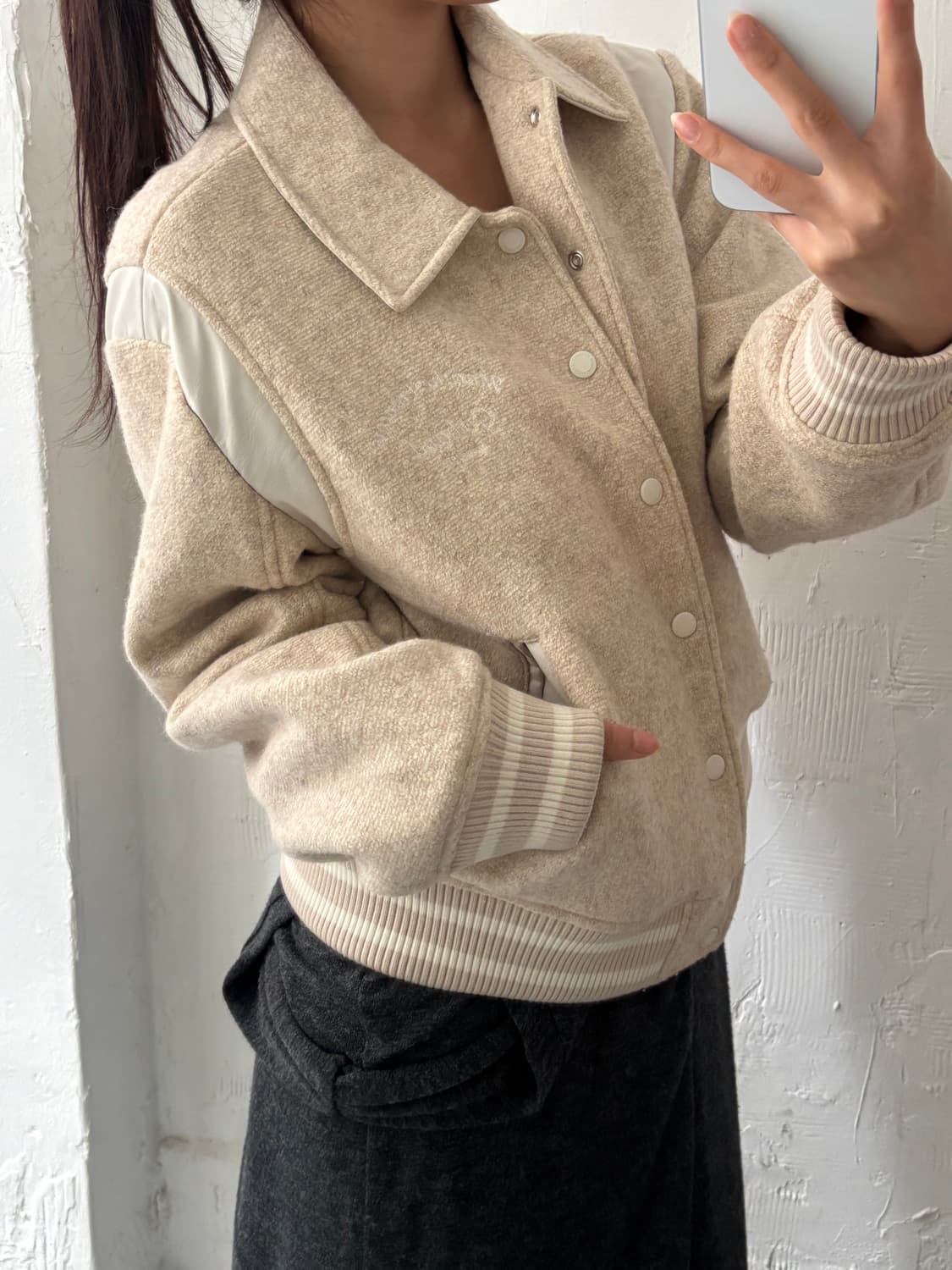 Marithé 마리떼 프랑소와 저버 아이보리 컬러 카라 바시티 자켓 상품이미지1