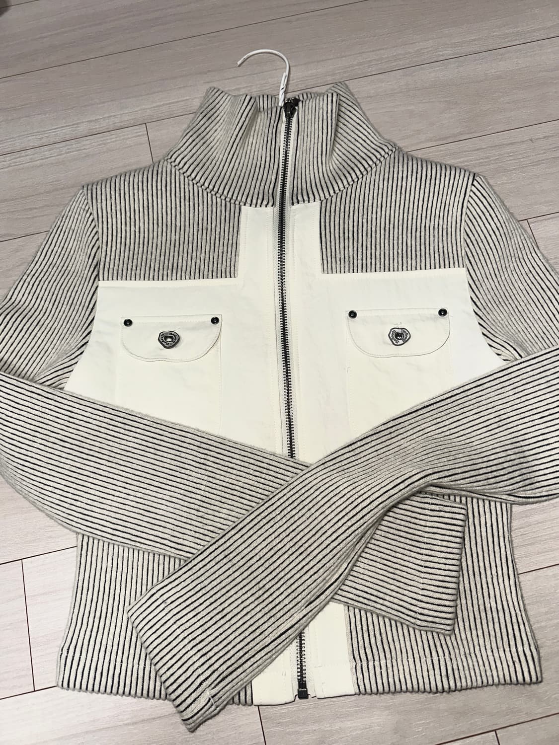 비데블 크로스 카고 배색 가디건 상품이미지2