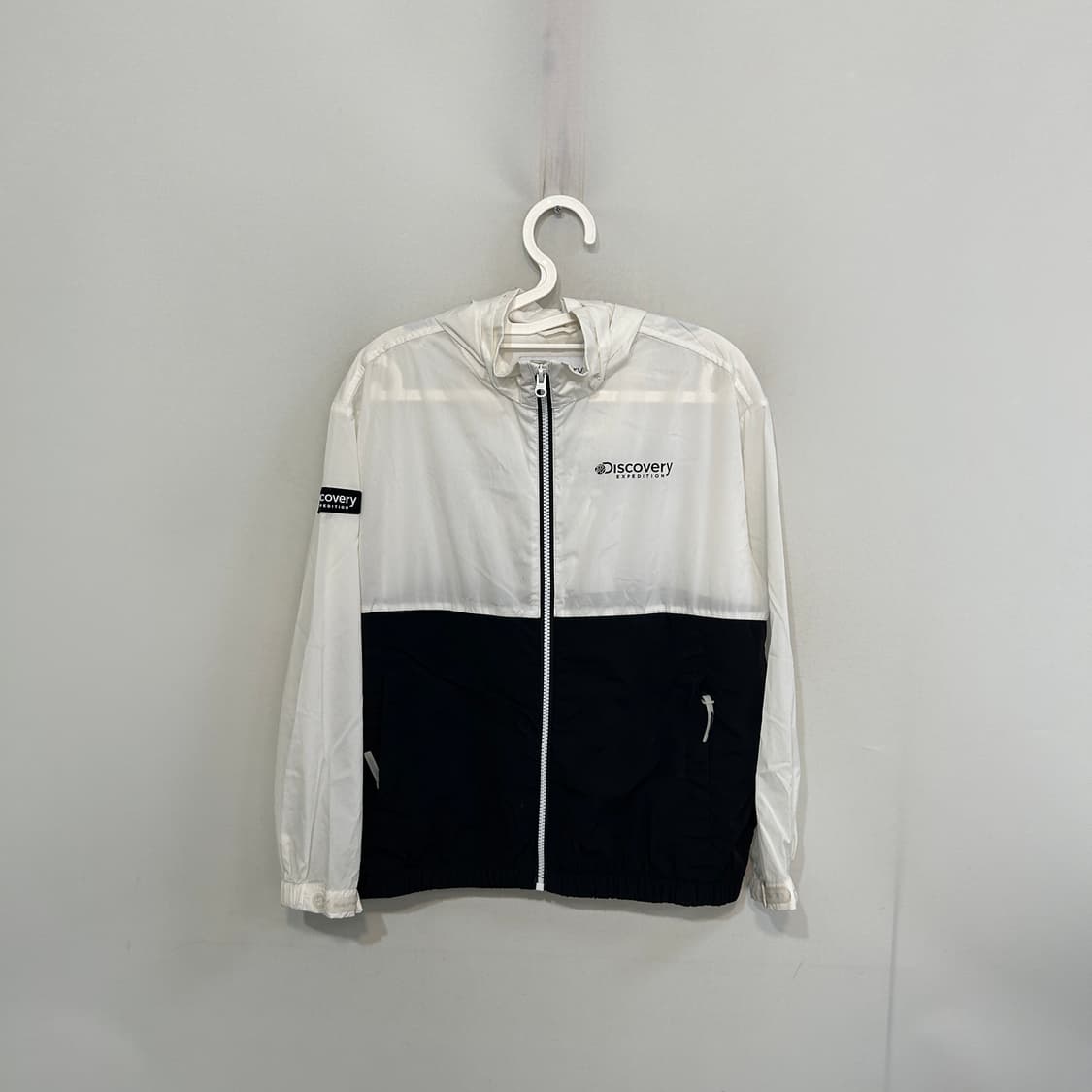 디스커버리 22SS 키즈 바람막이 150 상품이미지1