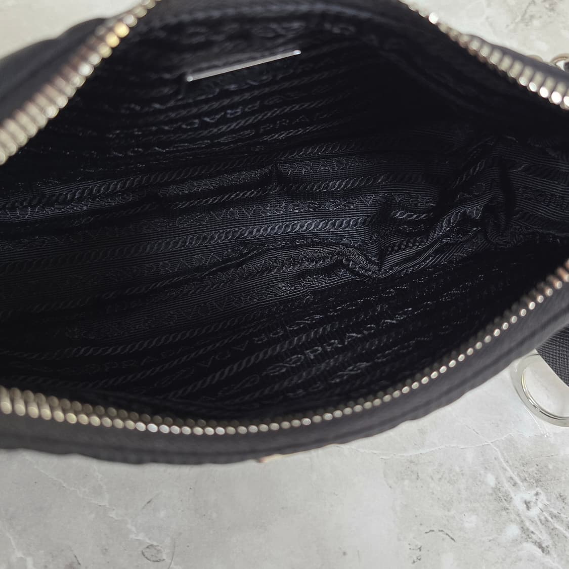 프라다 2005 리에디션 리나일론 호보백 판매 상품이미지6