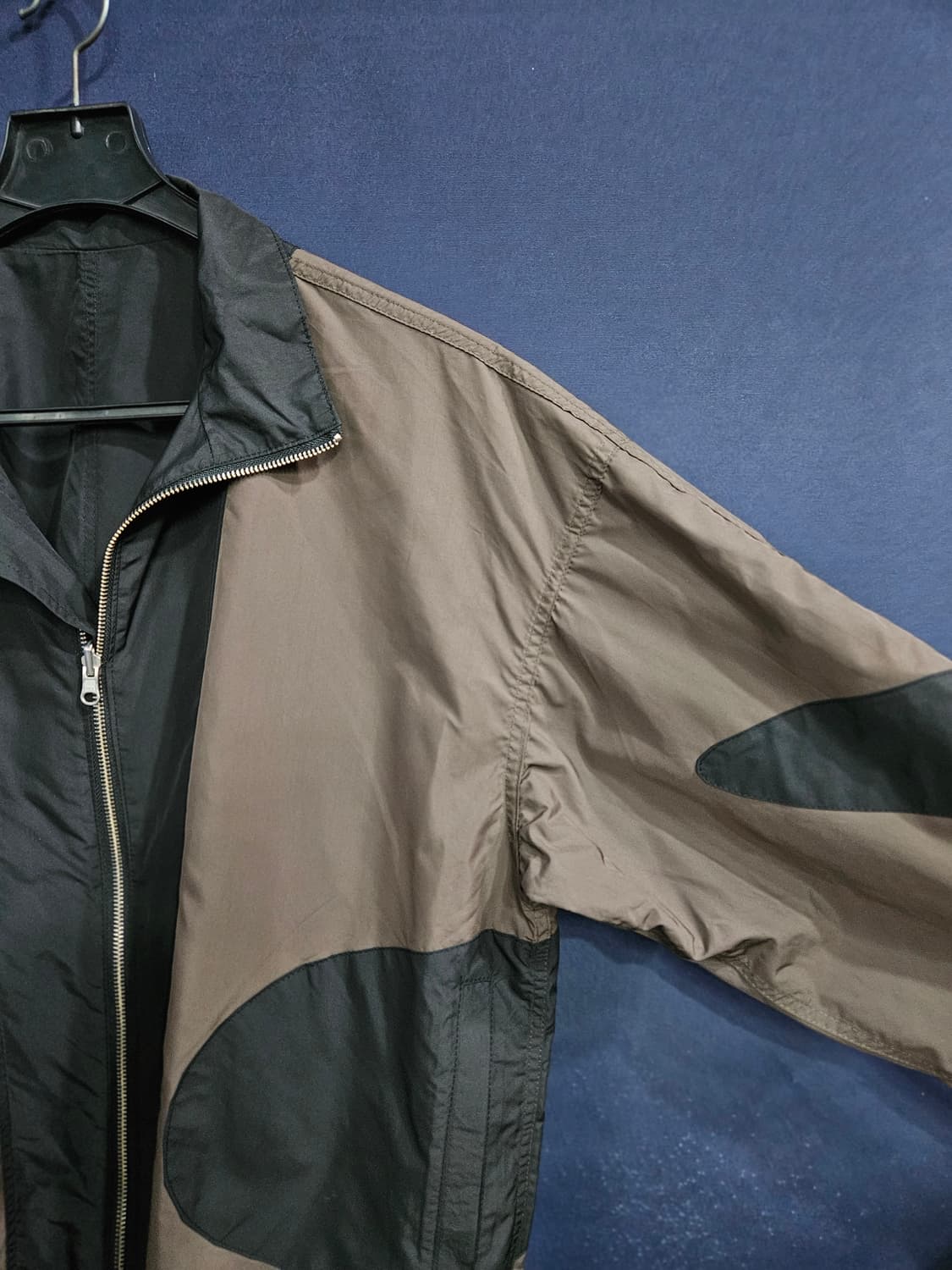 플라스틱 프로덕트 브라운&블랙 남성 세미오버핏 100 방풍 리버시블 자켓 상품이미지6