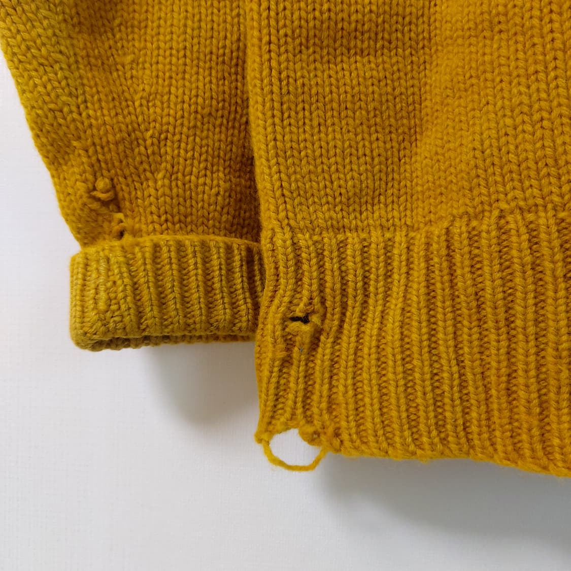 30년대 WOOL V-NECK SWEATER 선페이드 디스트레스드 상품이미지7