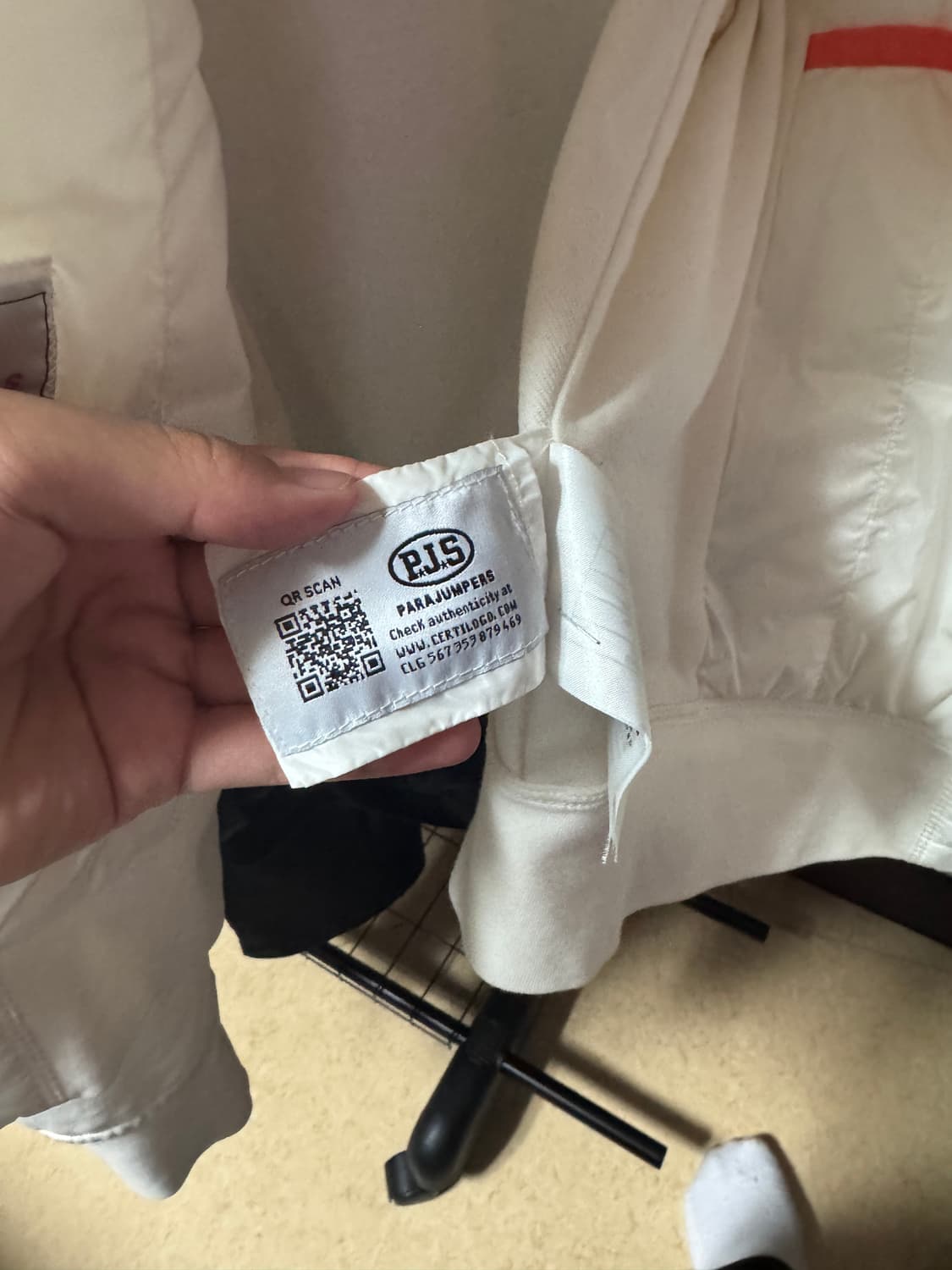 파라점퍼스 흰색 경량패딩 상품이미지4