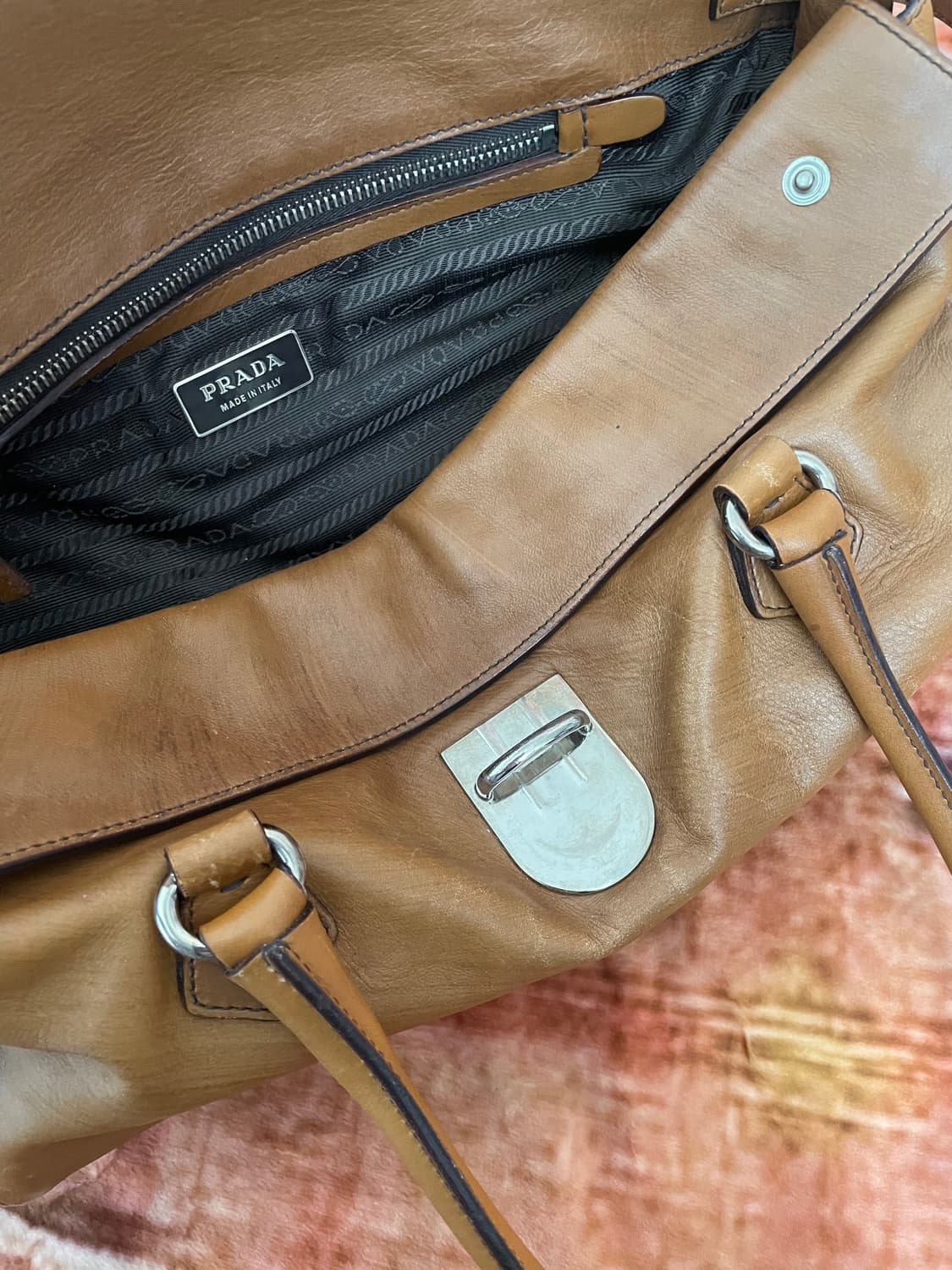 프라다 바게트백 상품이미지5