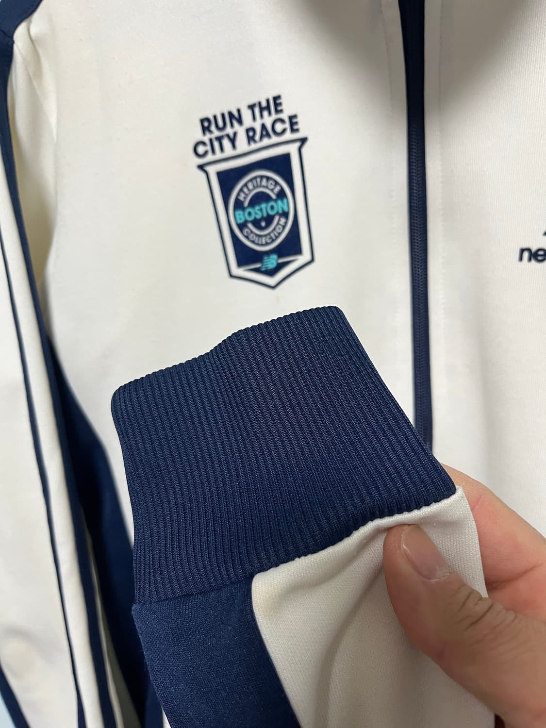 뉴발란스 990 트랙 자켓 아이보리/네이비 상품이미지3