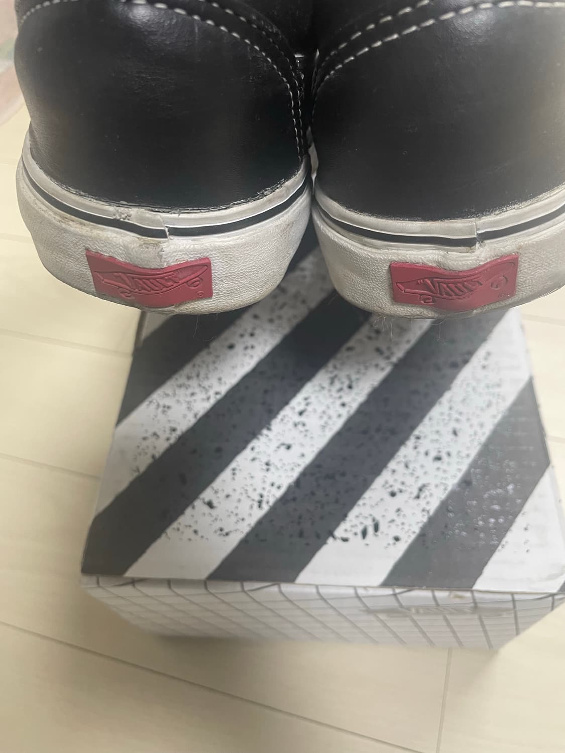 반스 볼트 og 올드스쿨 lx 레더 블랙 상품이미지3