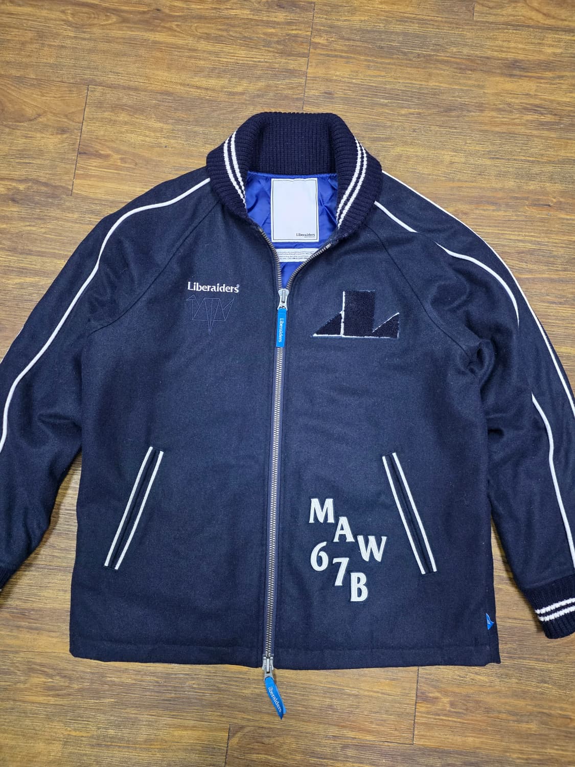 리버레이더스M.A.W어워드자켓

 상품이미지2