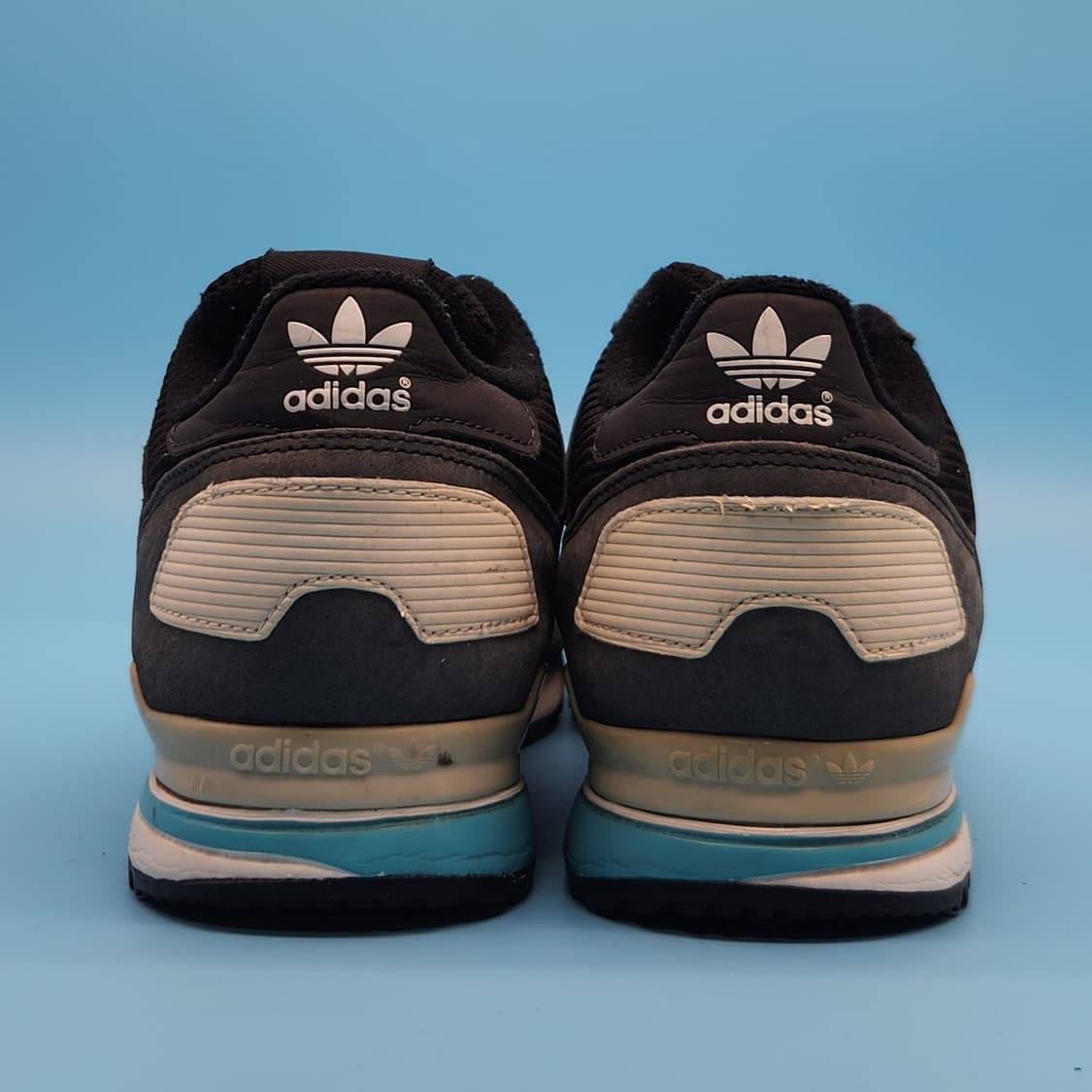 ee 아디다스 ZX 700 여성운동화230 상품이미지4