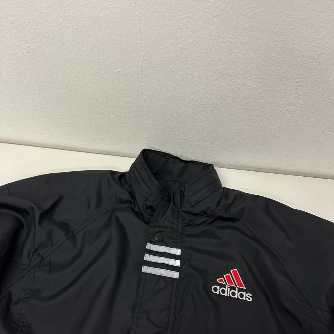 100 아디다스 블랙 올드스쿨 백로고 바람막이 상품이미지4