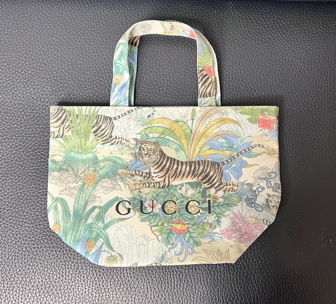 구찌 타이거 에코백 상품이미지1