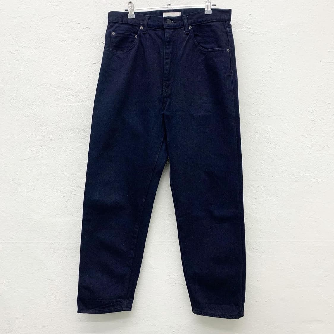 하츠키 네이비 루즈 테이퍼드 코튼 팬츠 상품이미지2