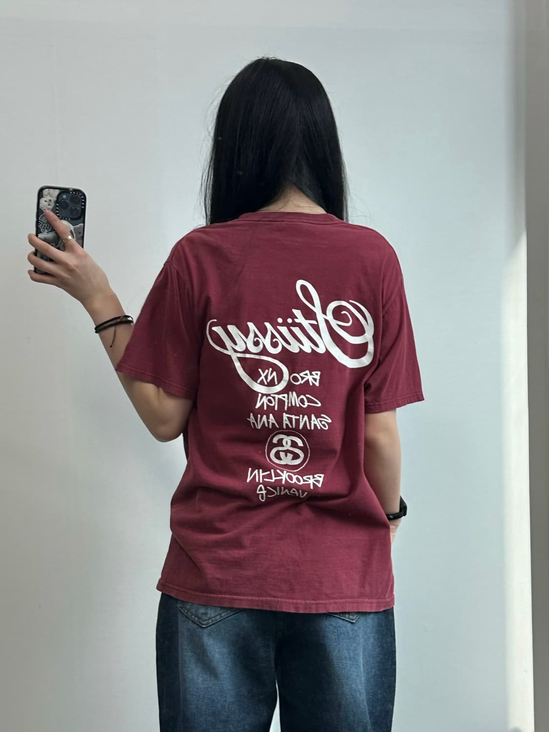 스투시 월드투어 버건디 반팔 티셔츠 상품이미지2