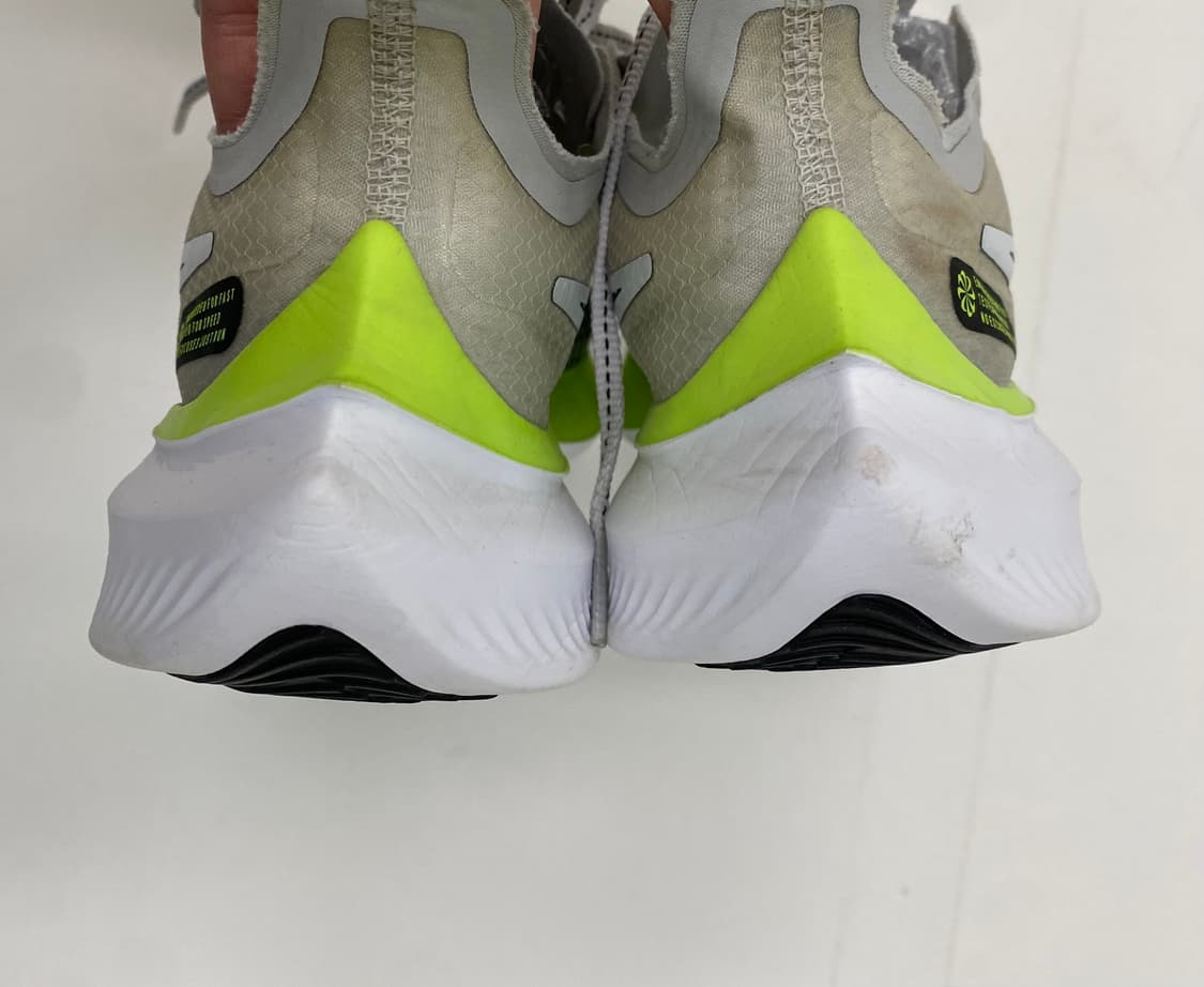 나이키 줌 그래비티 런닝화 회색/형광 255 (245추천) 상품이미지4