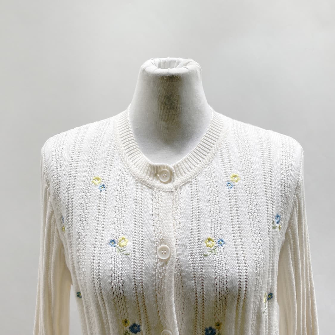 에잇세컨즈 여 플라워자수 니트가디건 S  상품이미지2