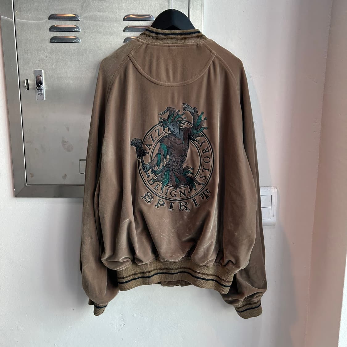 Pazzo design story 벨벳 봄버 자켓 상품이미지7