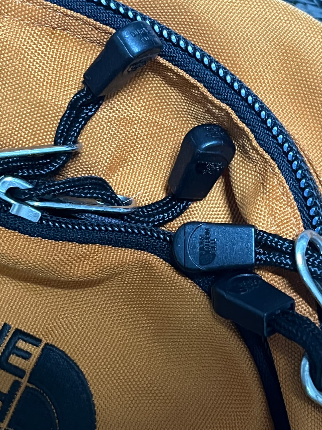 노스페이스 볼트 백팩 오렌지 상품이미지3