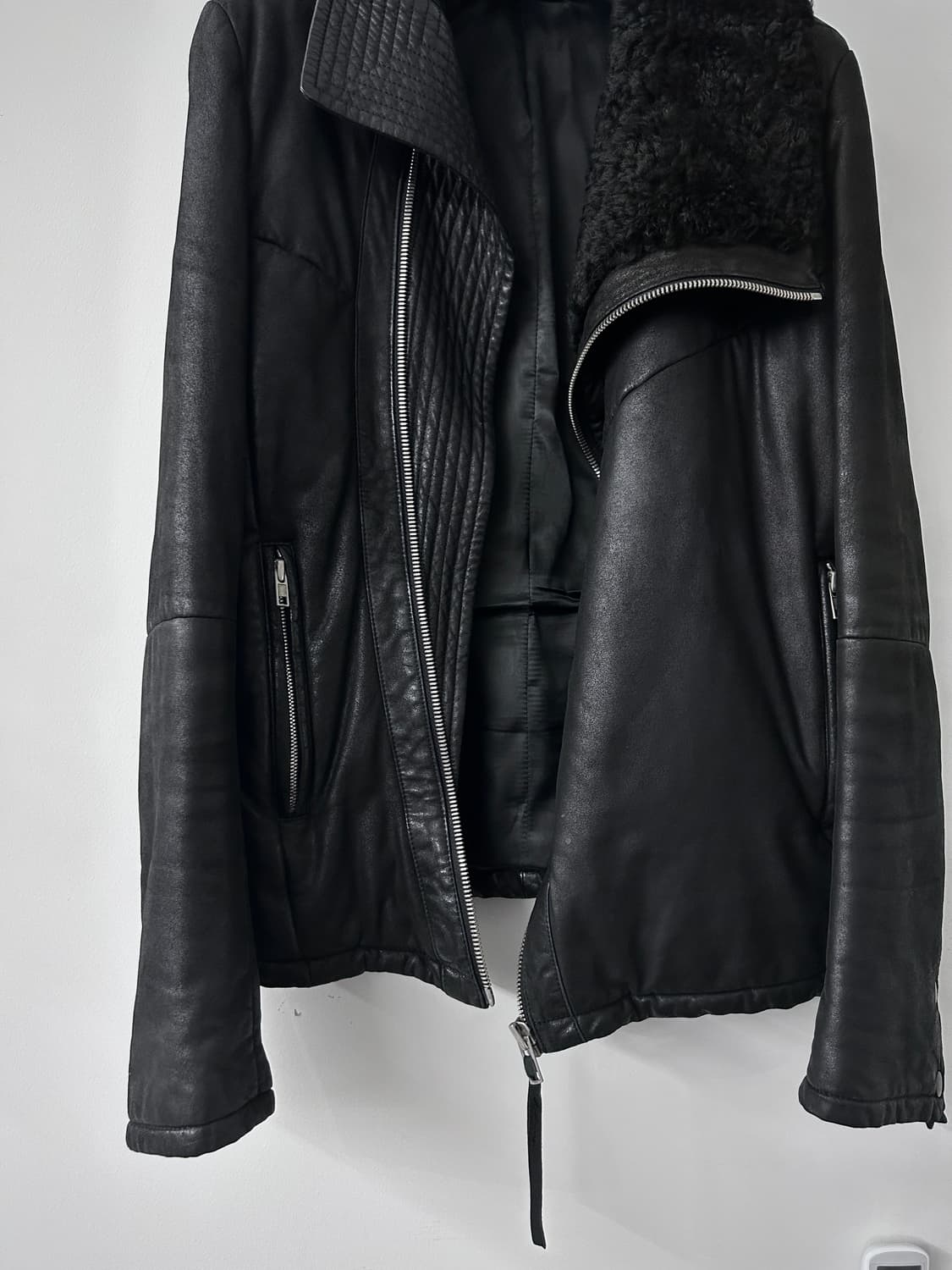 시스템 옴므 비대칭 하이넥 시어링 자켓 상품이미지3