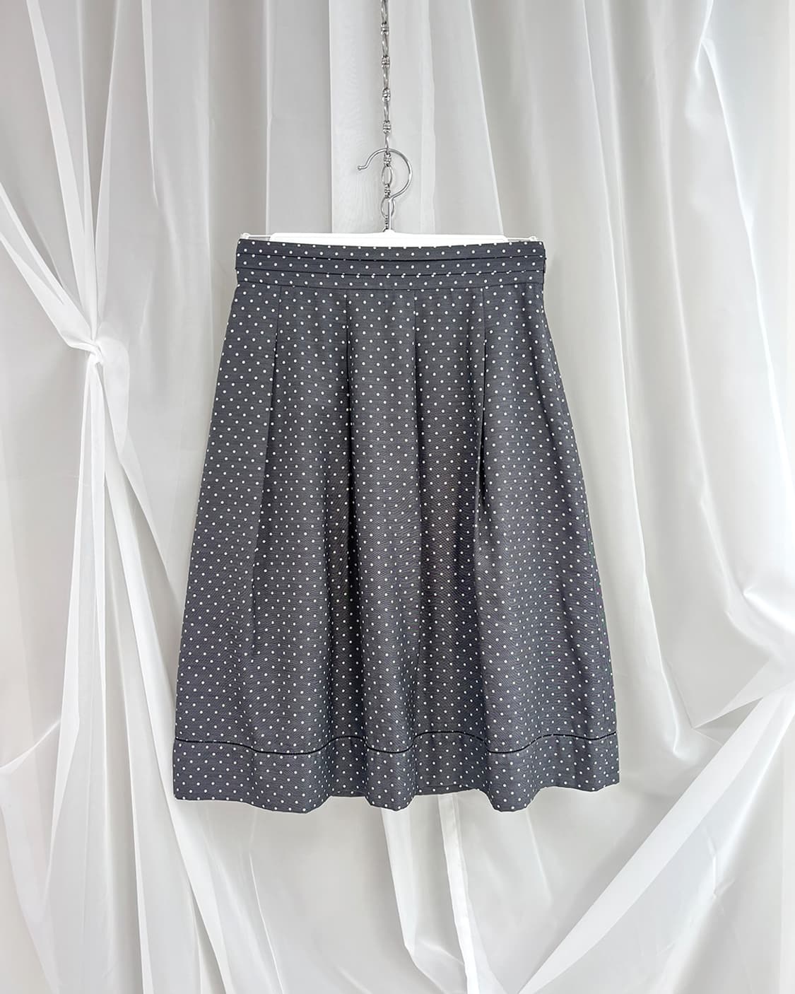 KEITH grey polka dot pleated midi skirt 상품이미지1